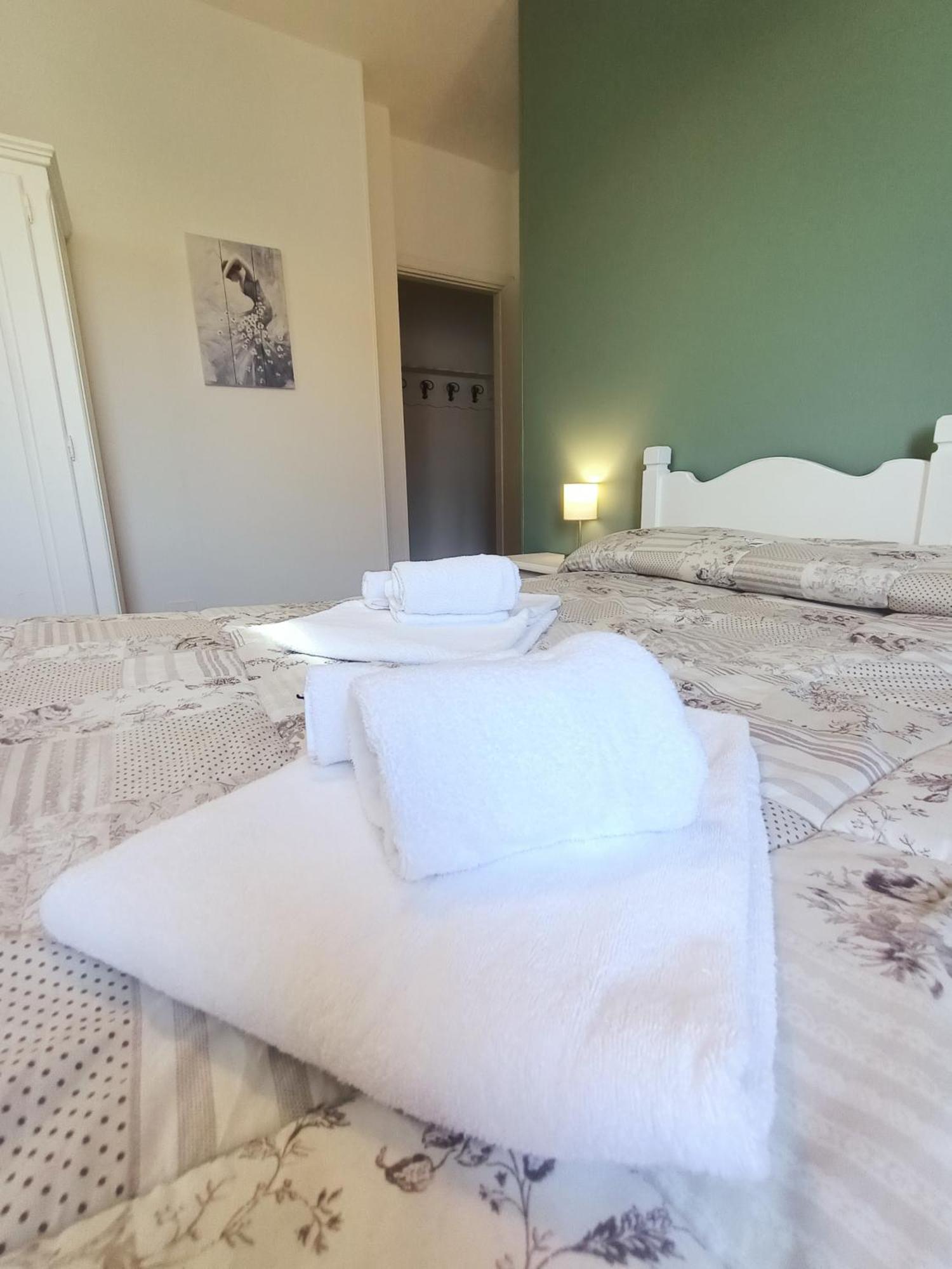 One-Bedroom Apartment (4 Adults),799317753:JPEG